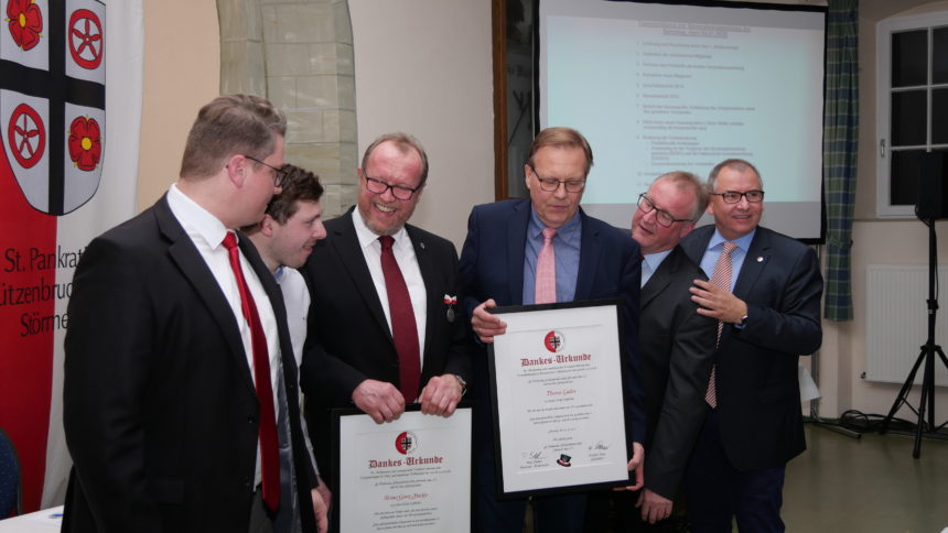 Heinz-Georg Stücker und Thomas Güther mit Dankesurkunde